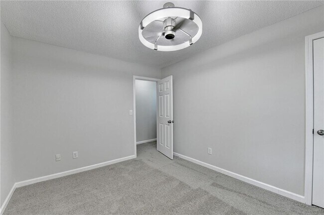 Building Photo - 3415 Oxwell Dr NW