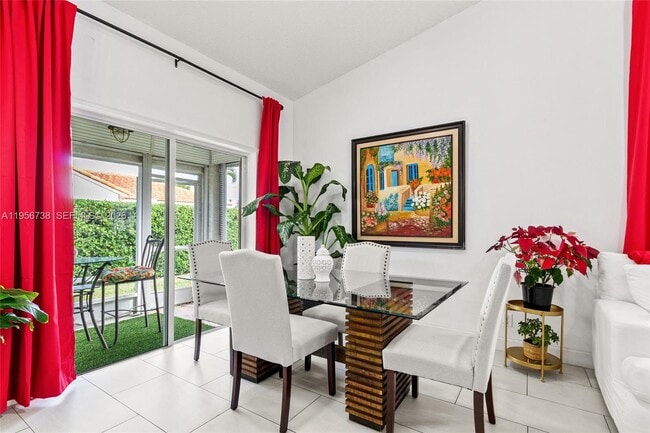 Building Photo - 6207 Floral Lakes Dr