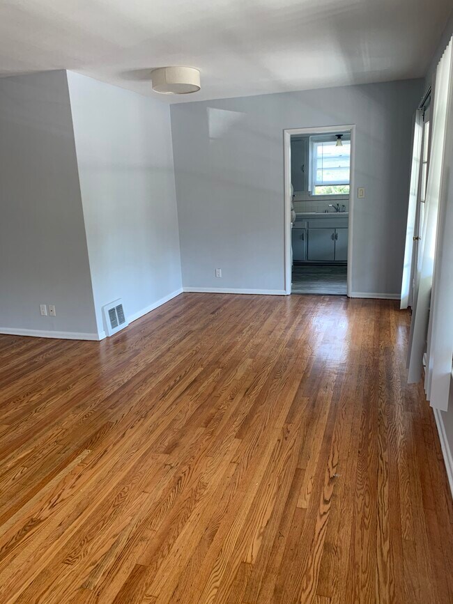 Building Photo - 1620 Glendon Ave