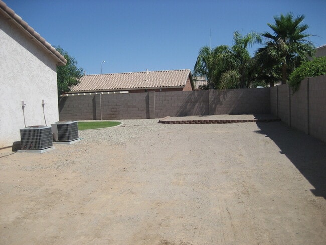 Building Photo - 1042 E Canyon Way