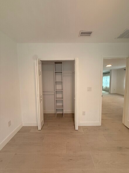 Building Photo - 4724 W Tambay Ave