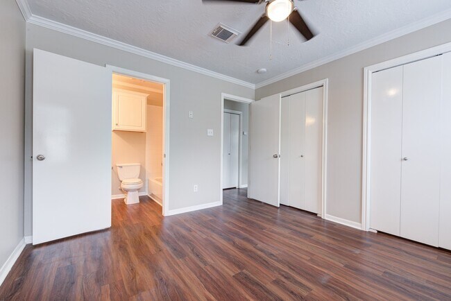Building Photo - 1206 Grunwald Heights Blvd