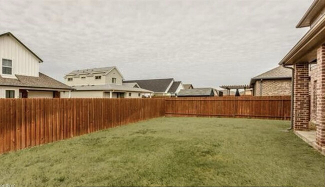 Building Photo - 31 Kramer Ln