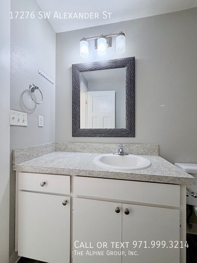 Building Photo - 17276 SW Alexander St