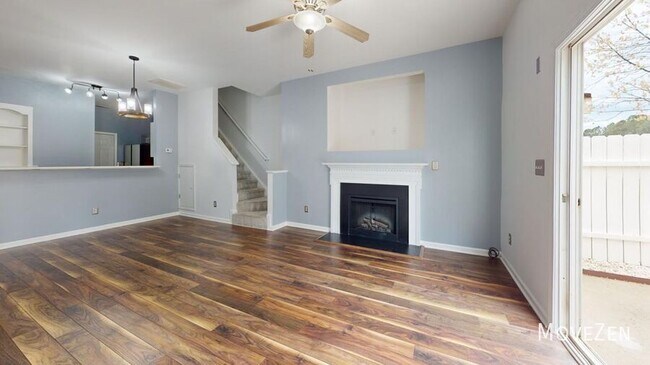 Building Photo - 914 Hadel Pl
