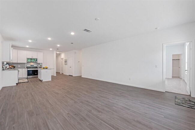 Building Photo - 340 Appaloosa Dr