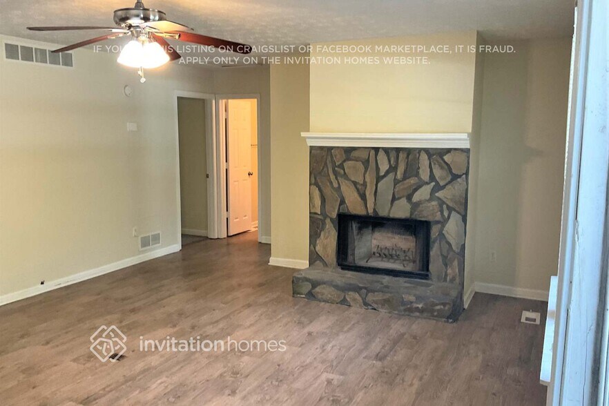 Building Photo - 15 Tracey Ln