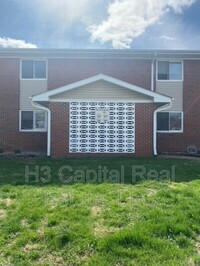 Building Photo - 105 S County Rd
