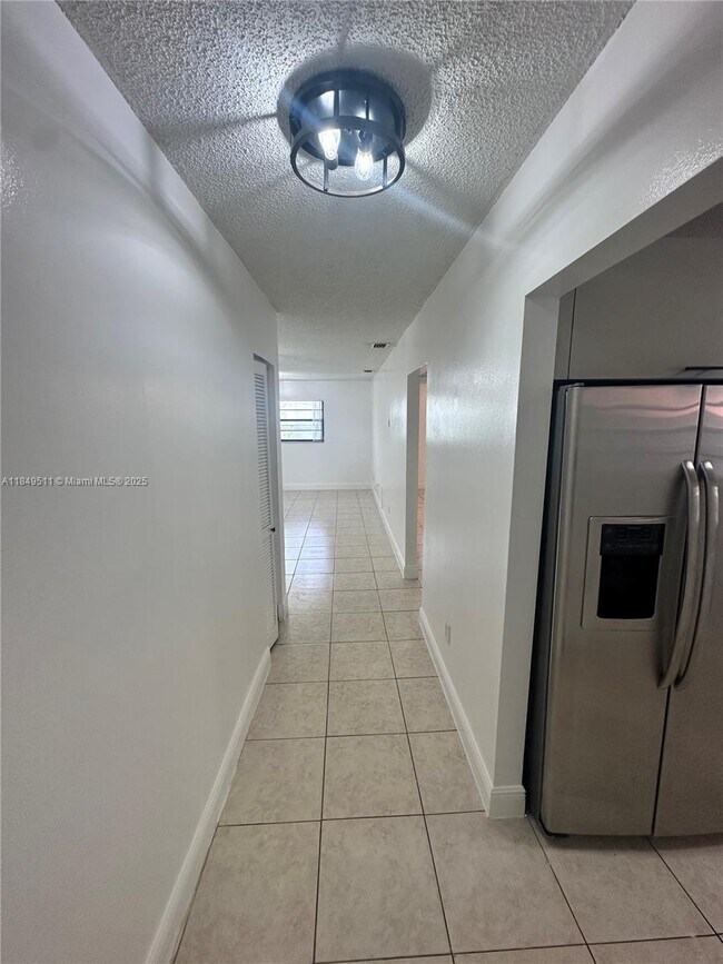 Building Photo - 1130 W 37th St
