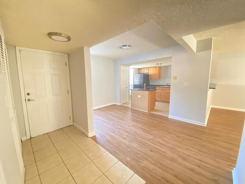 Primary Photo - 1810 NW 23rd Blvd