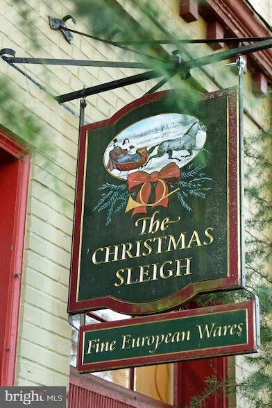 Building Photo - 23443 Dover Rd