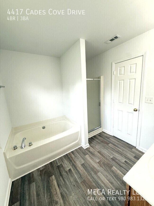 Building Photo - 4417 Cades Cove Dr