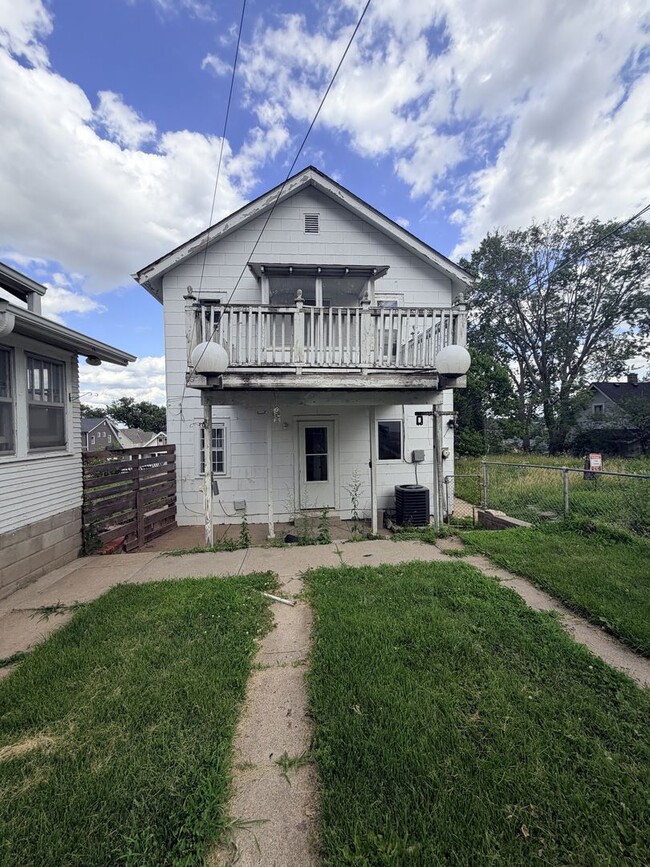 Building Photo - 1336 S 25th Ave
