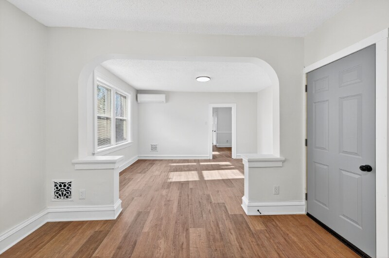 Building Photo - 5803 S Kingshighway Blvd