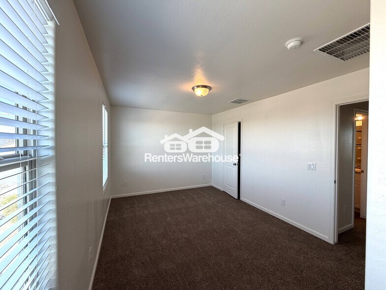 Building Photo - 3852 Princeton Ln