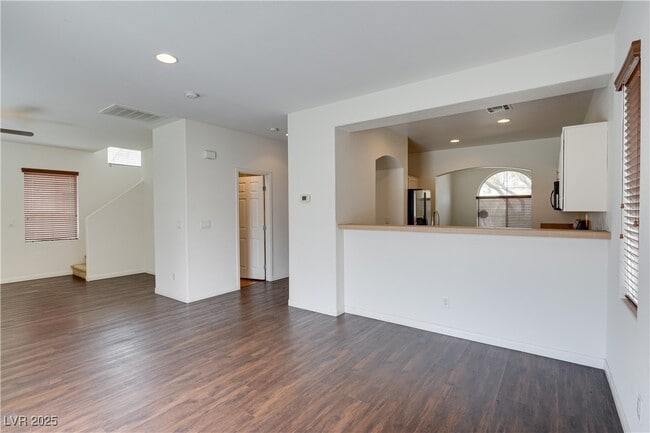 Building Photo - 4409 Santa Clarita Ave