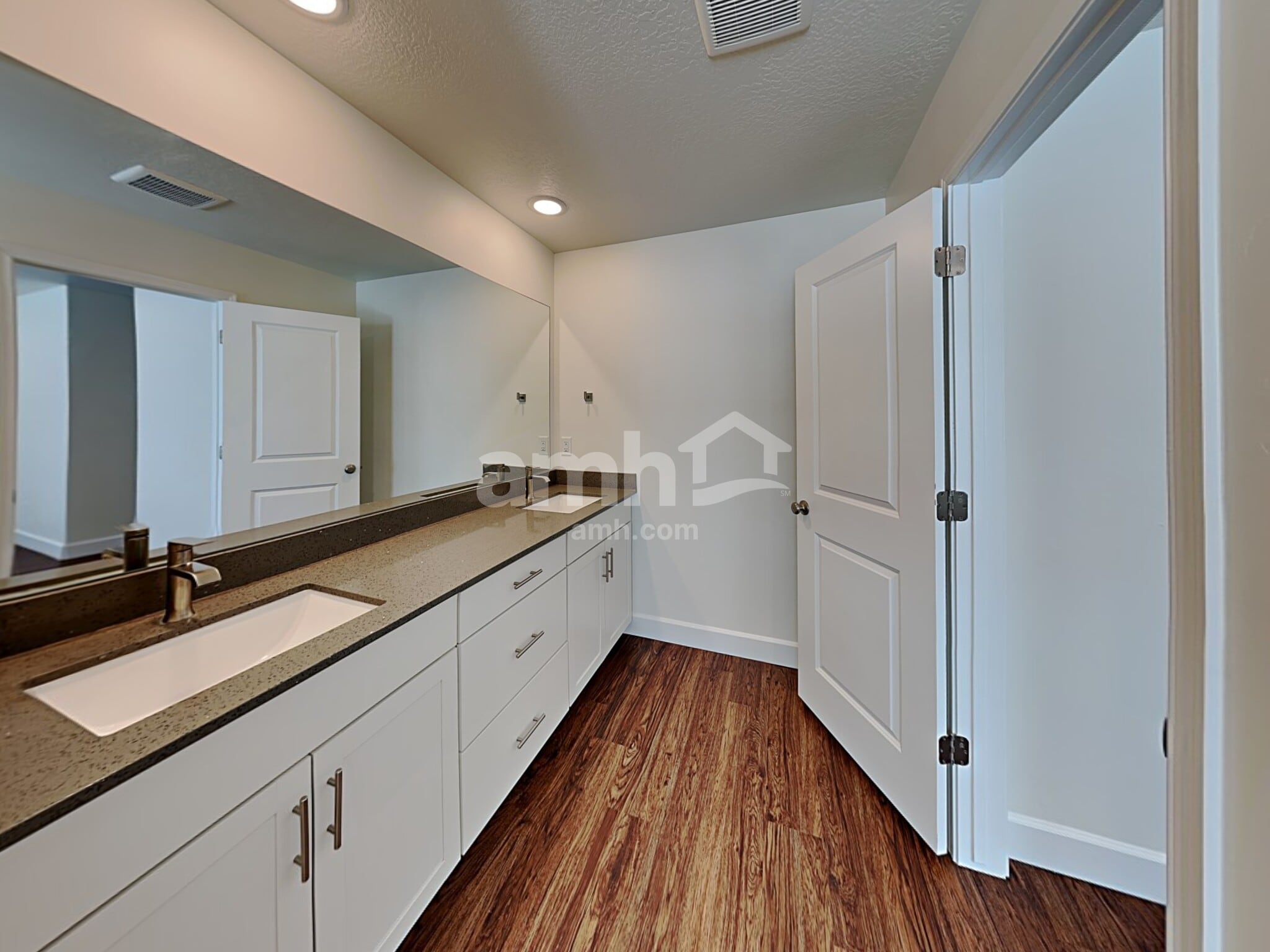 Building Photo - 6047 W Arranmore Dr
