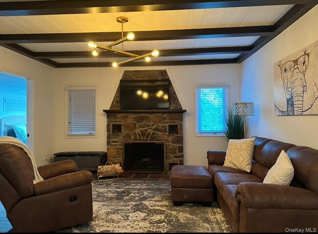 Building Photo - 1408 NY-292