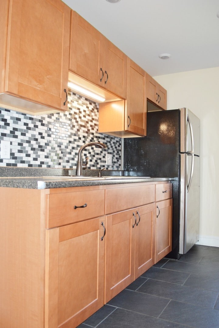 Building Photo - 214 North Ave