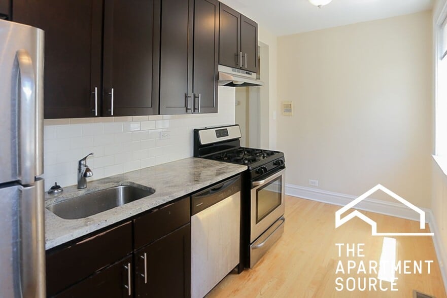 Building Photo - 3620 N Marshfield Ave