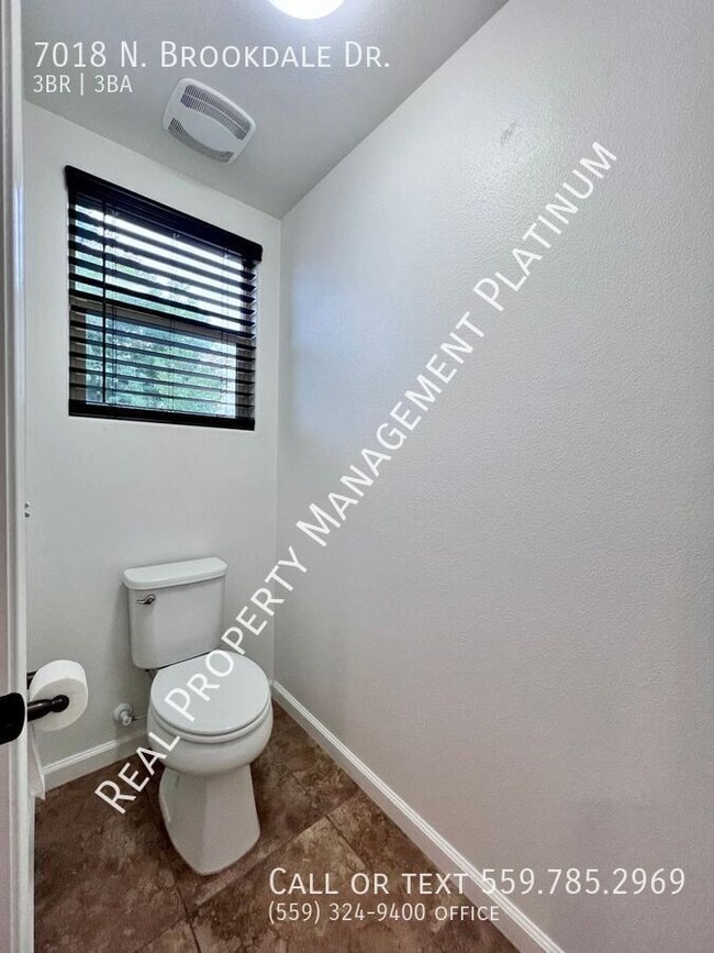 Building Photo - 7018 N Brookdale Dr