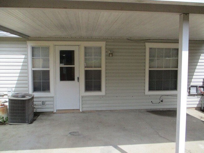 Building Photo - 22 Innisbrook Dr