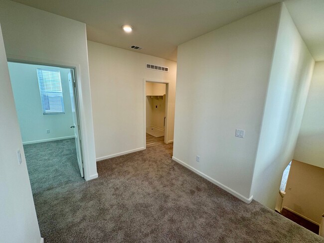 Building Photo - Brand New 4 bedroom Moreno Valley home wit...