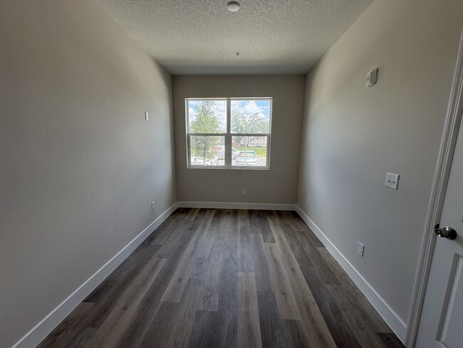Building Photo - 4424 S Texas Ave
