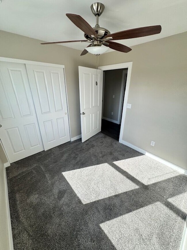Building Photo - Breathtaking Views – Brand New 2 Bed, 1.5 ...