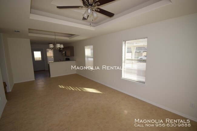 Building Photo - Tulipan Villas Apartments