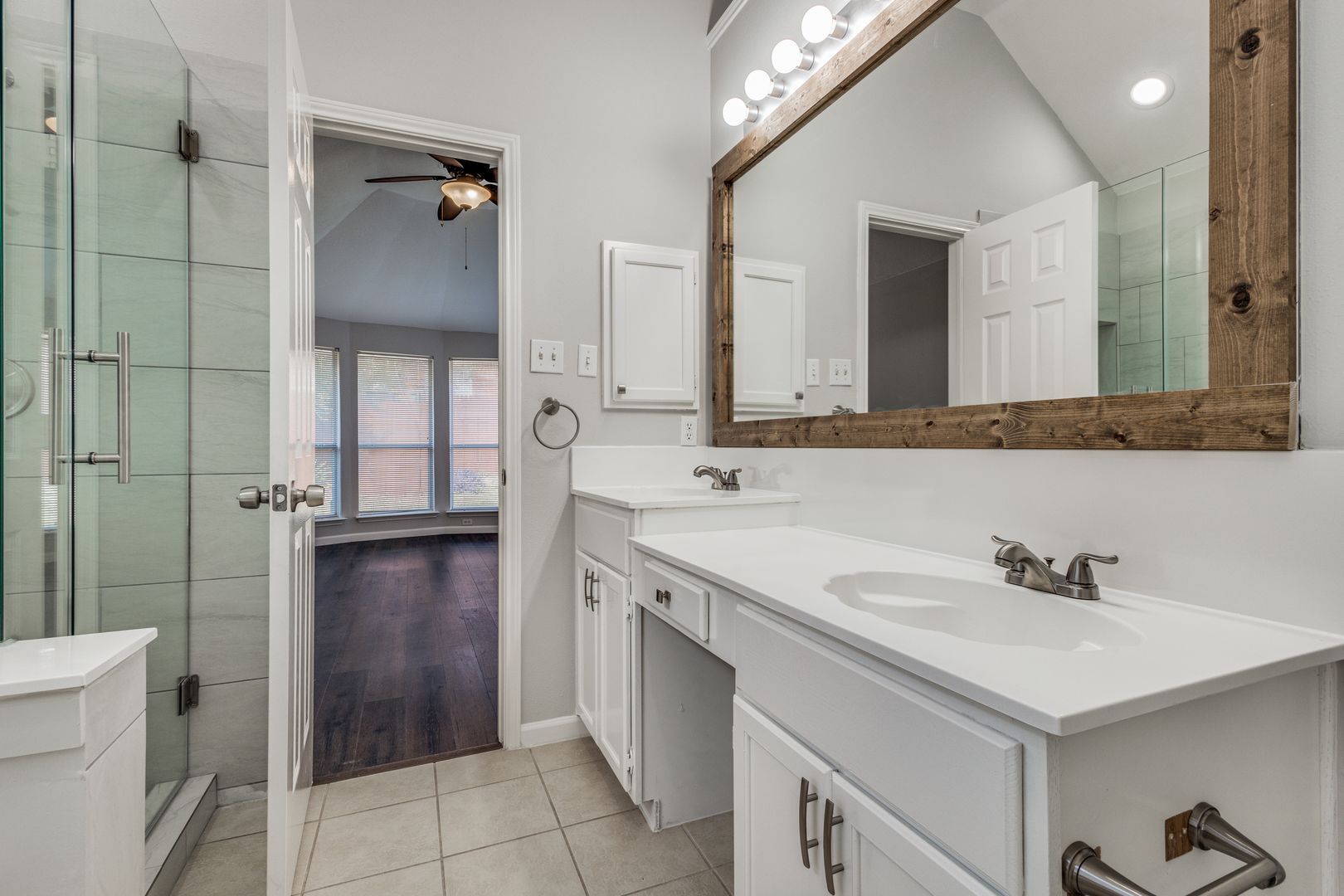 Building Photo - 2317 Suntree Ln
