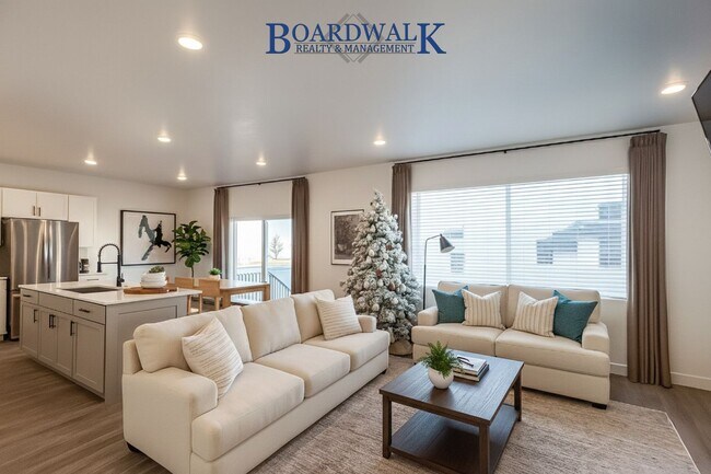 Building Photo - Modern 3-Bed Home with Yard & Amenities