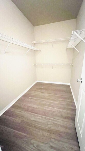 Building Photo - 15035 Michelangelo Blvd