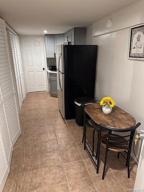 Building Photo - 887 Pine St