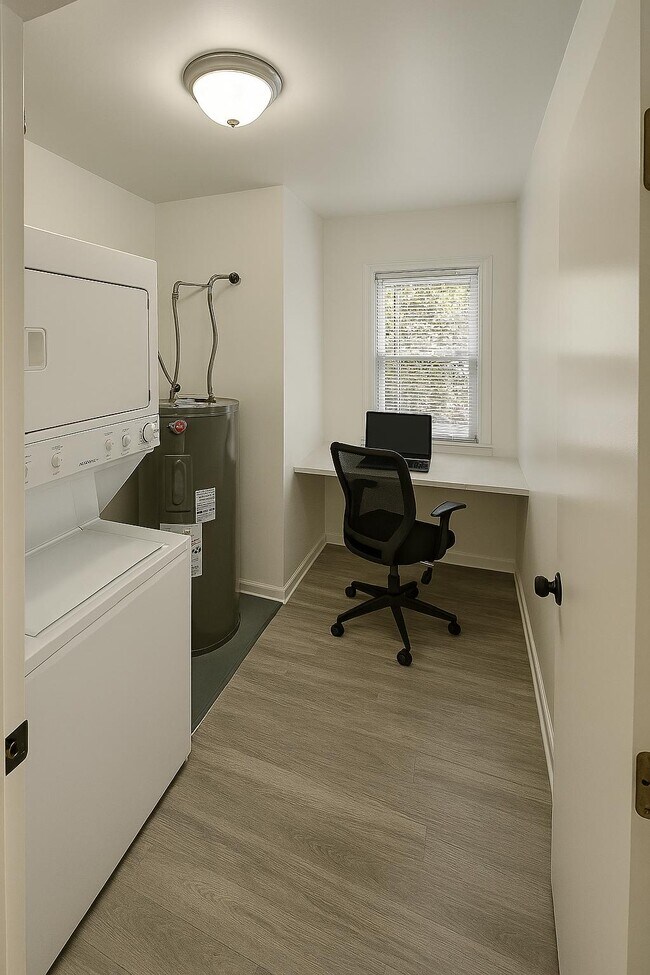 Building Photo - 2621 Rochester Rd