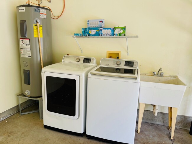 Building Photo - Partly Furnished 3-bedroom, 2.5-bath home, in Las Brisas in Ewa By Gentry