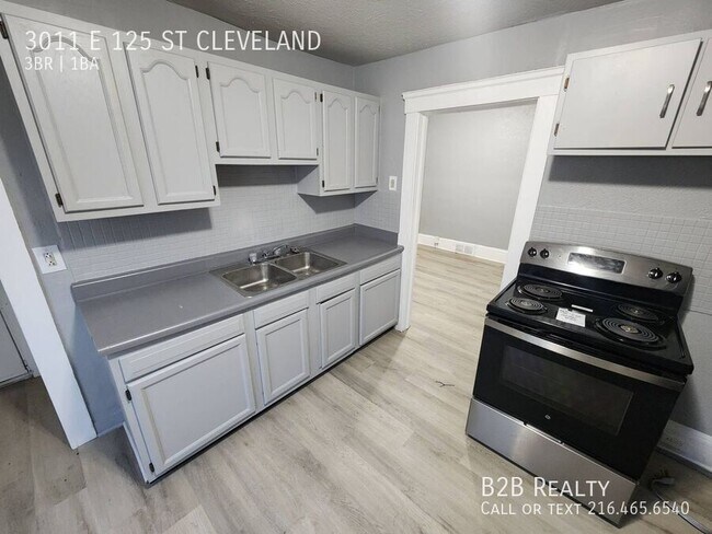 Building Photo - 3011 E 125th St