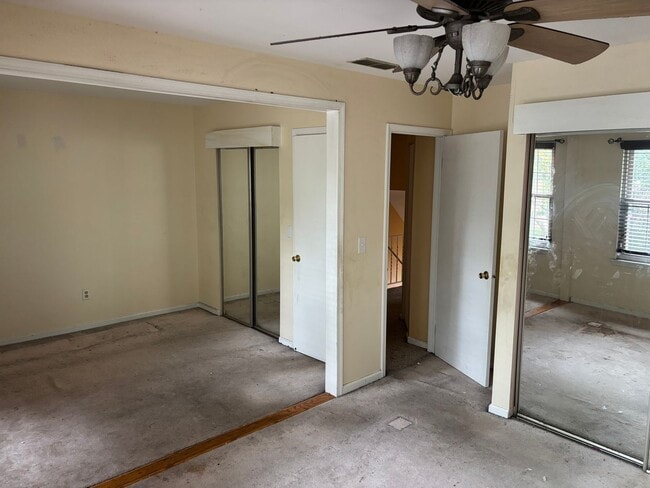Building Photo - Abbey Lane Townhome 3 Beds 3 Baths!!