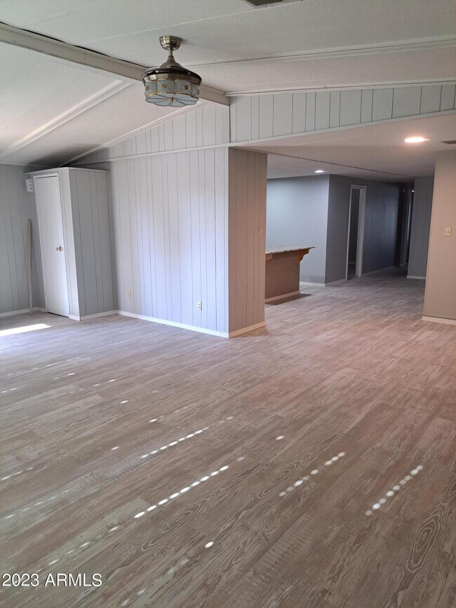 Building Photo - 7125 N 68th Dr