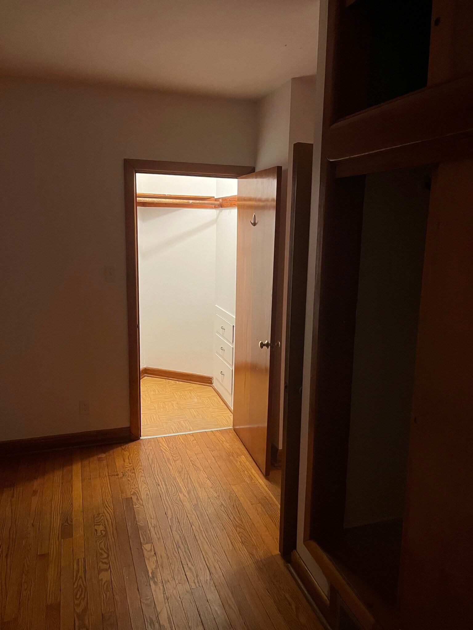 Building Photo - 2806 S Lenox St