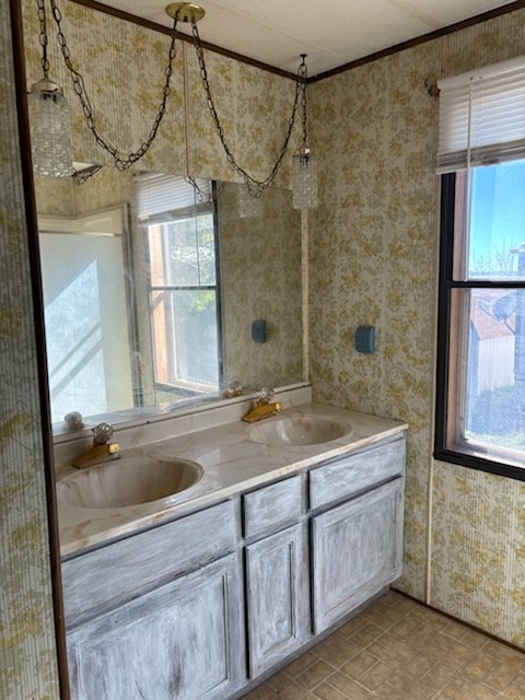 Building Photo - 4746 E Skyline Dr