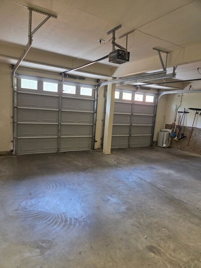 Building Photo - 20800 W Willow Springs Dr