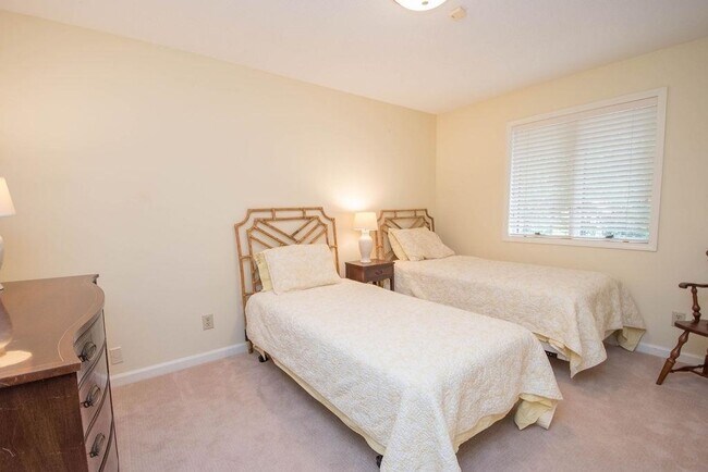 Building Photo - 106 Wexford Way