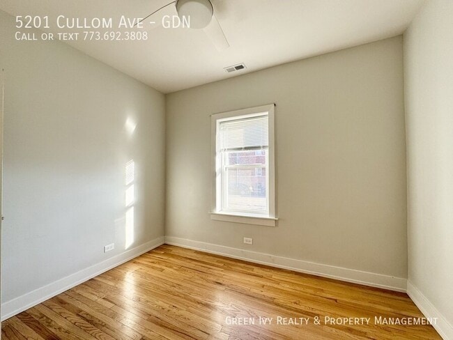 Building Photo - 5201 W Cullom Ave