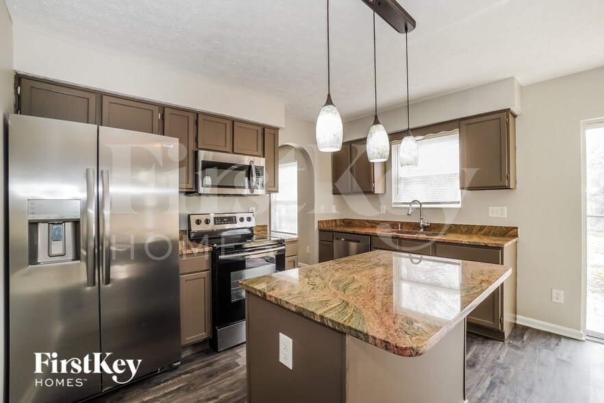 Building Photo - 391 Oak Village Dr