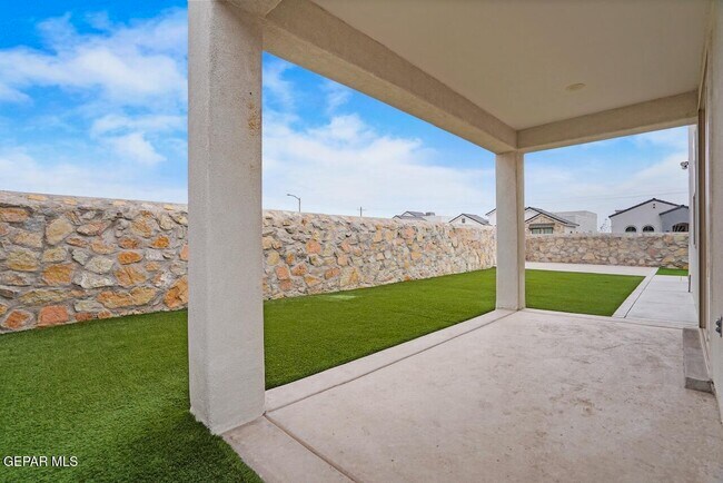 Building Photo - 13183 Emerald Isle St