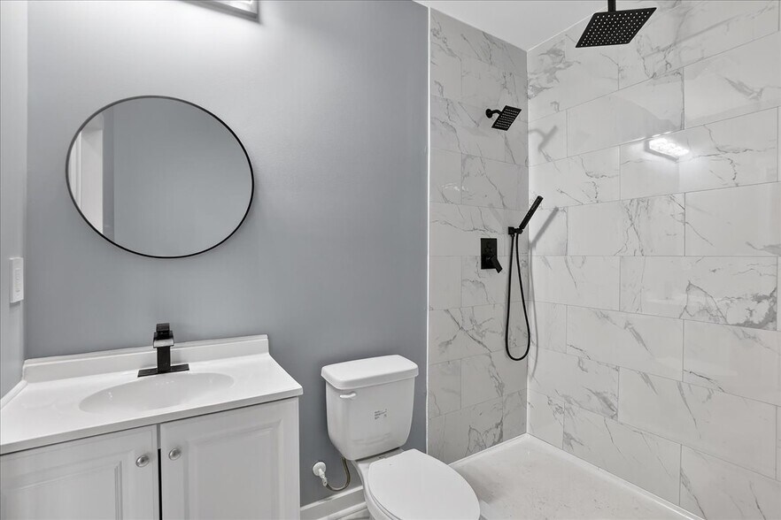 Building Photo - 141 Old Silo Rd