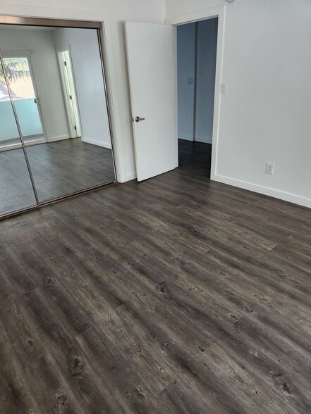 Building Photo - 4323 Van Nuys Blvd