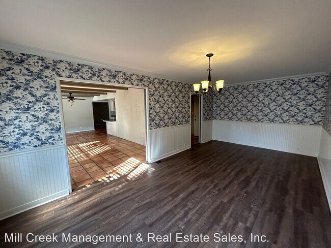 Building Photo - 3 br, 2 bath House - 523 W Howard