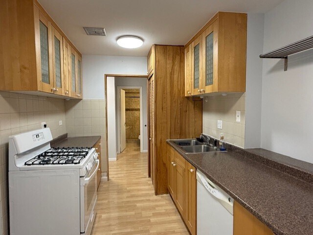 Building Photo - 8923 Knight Ave